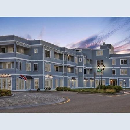 Downtown Plymouth Waterfront Luxury Condos Exterior photo