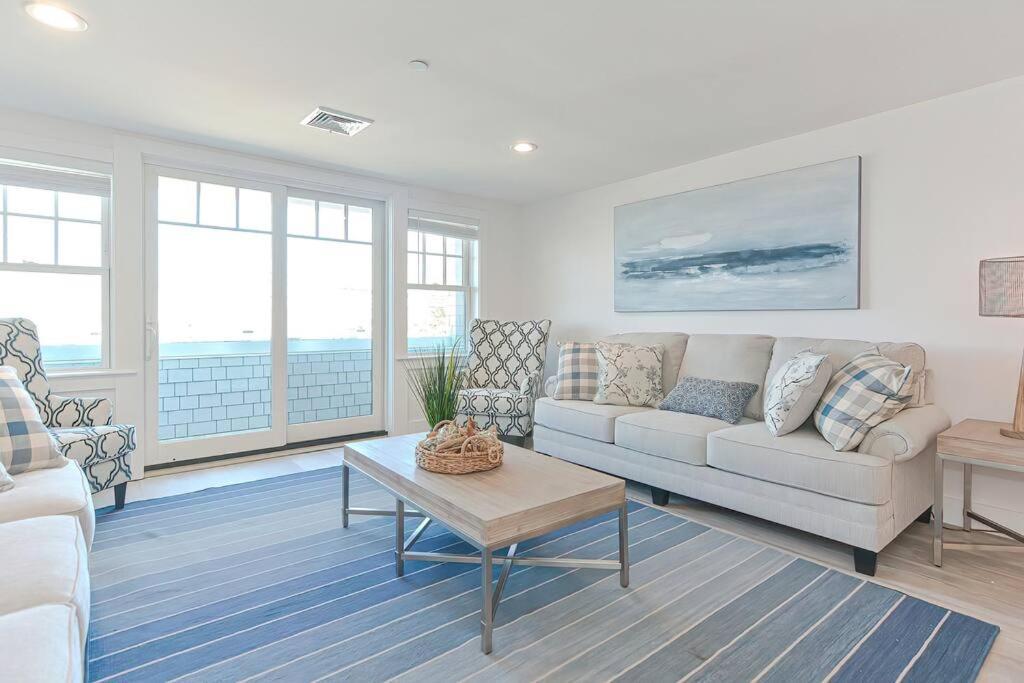 Downtown Plymouth Waterfront Luxury Condos Exterior photo